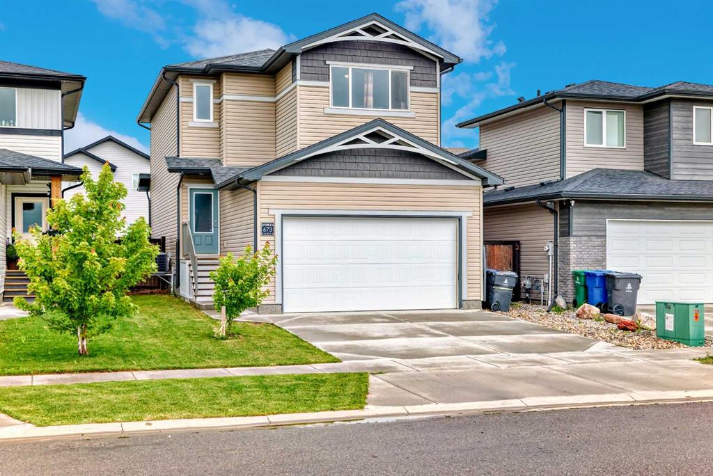 Picture of 673 Aquitania Boulevard W, Lethbridge Real Estate Listing