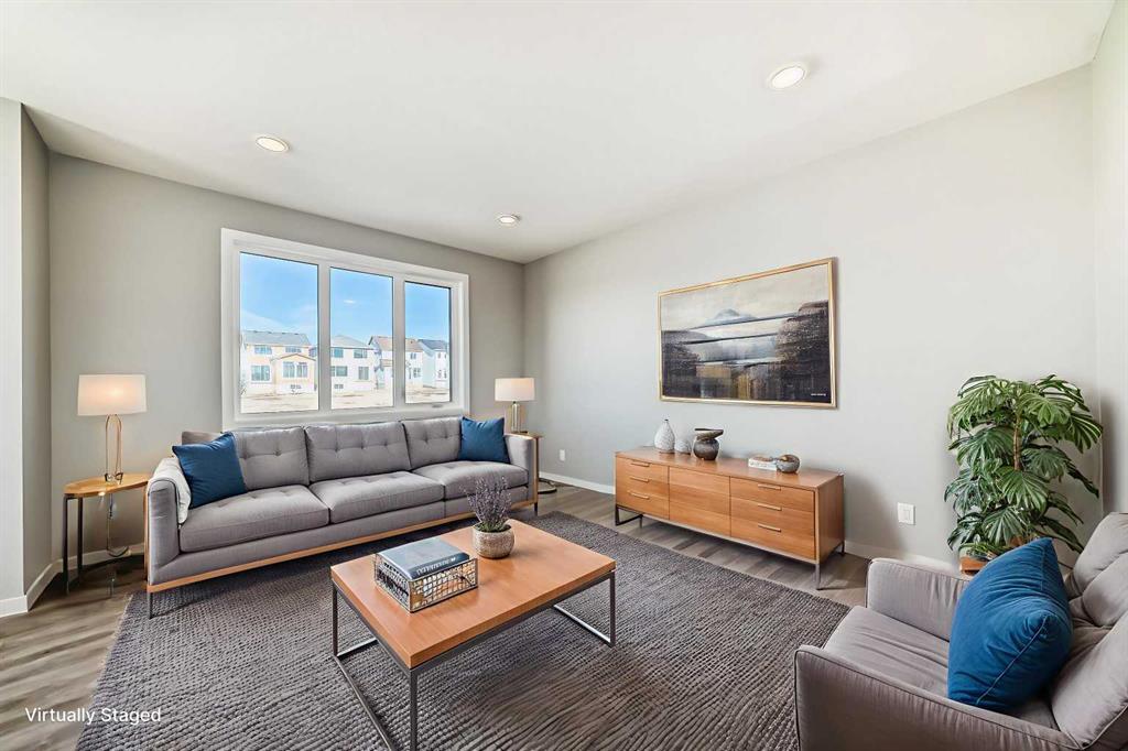 Picture of 147 Bartlett Crescent SE, Calgary Real Estate Listing