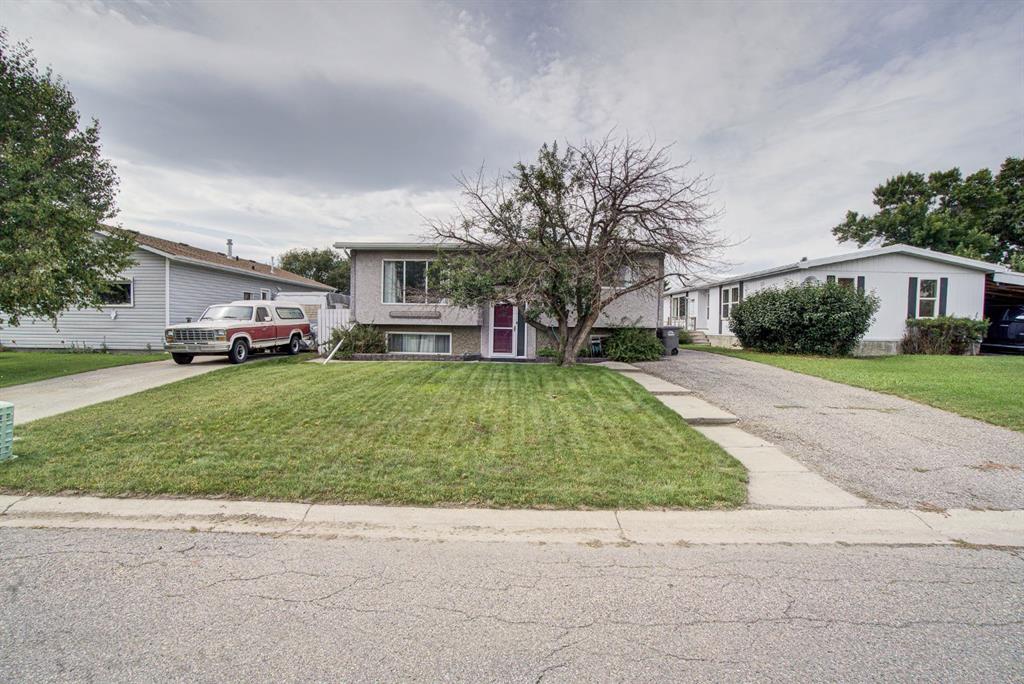 Picture of 32 Willow Road , Claresholm Real Estate Listing