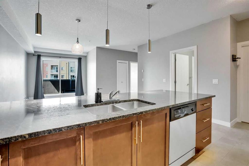 Picture of 2319, 604 East Lake Boulevard NE, Airdrie Real Estate Listing