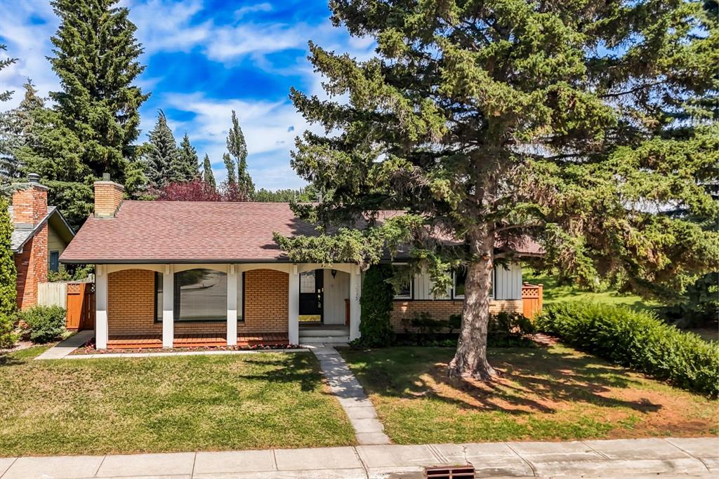 Picture of 1803 Lake Bonavista Drive SE, Calgary Real Estate Listing