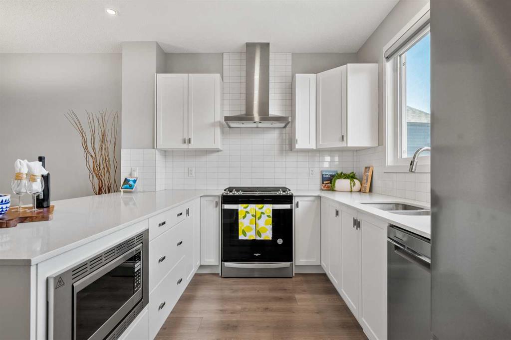 Picture of 262 Aquila Way NW, Calgary Real Estate Listing