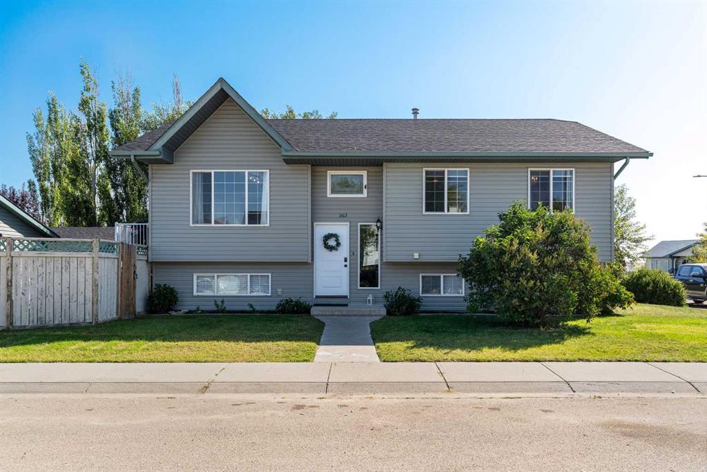 Picture of 163 Strathaven Crescent , Strathmore Real Estate Listing