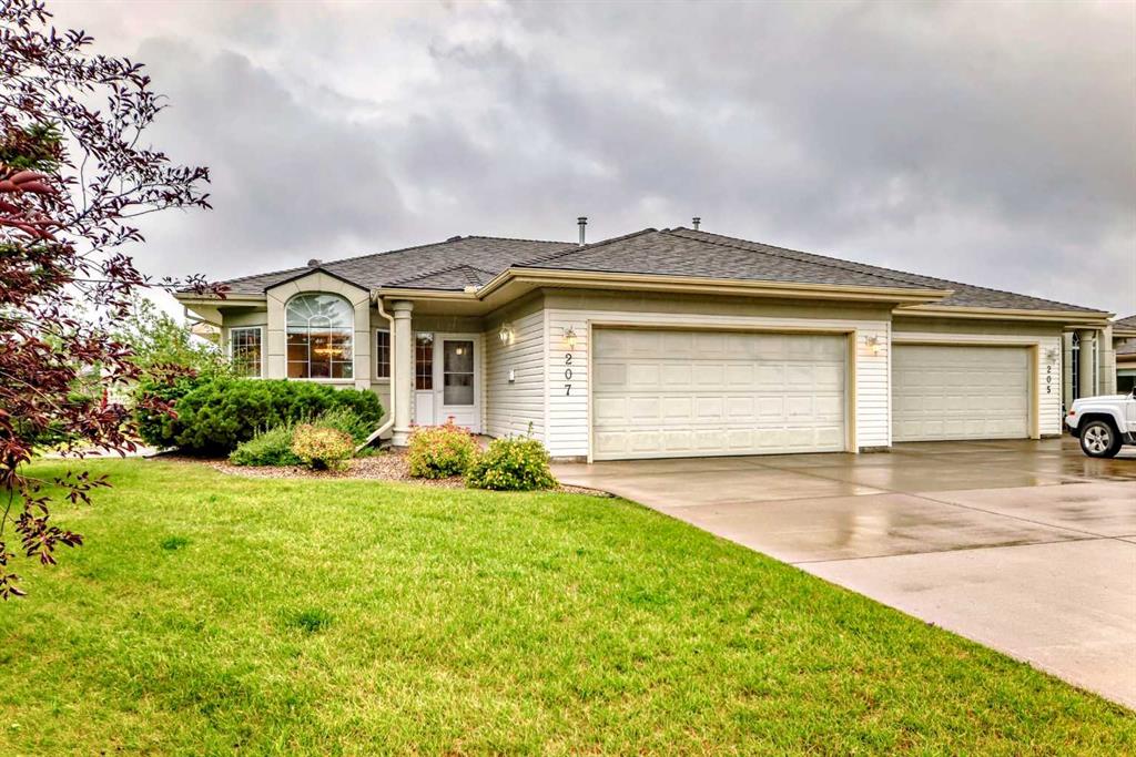 Picture of 207 Dayspring Bay NE, Rural Rocky View County Real Estate Listing