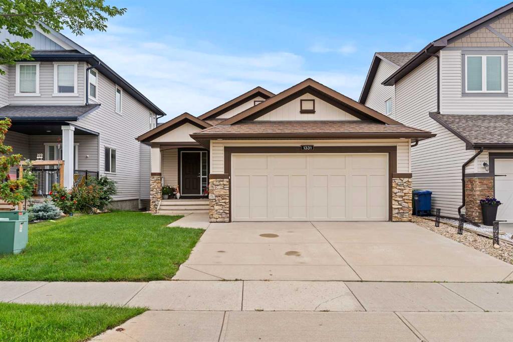 Picture of 1331 Kings Heights Road SE, Airdrie Real Estate Listing