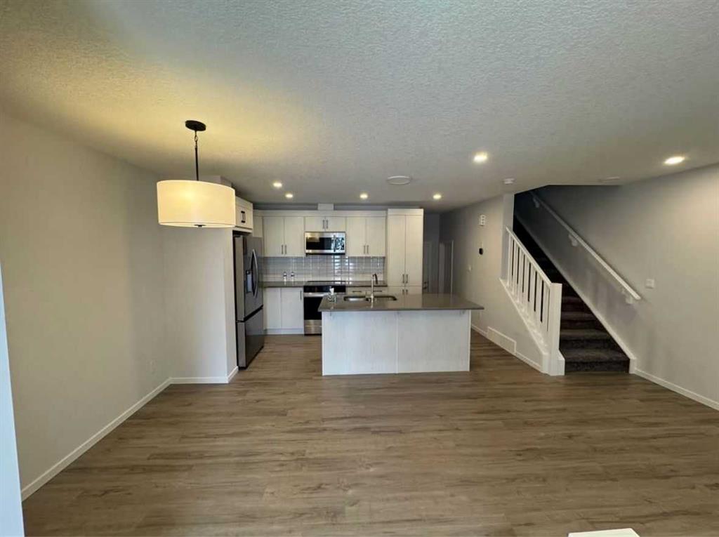 Picture of 474 Osborne dr sw  , Airdrie Real Estate Listing
