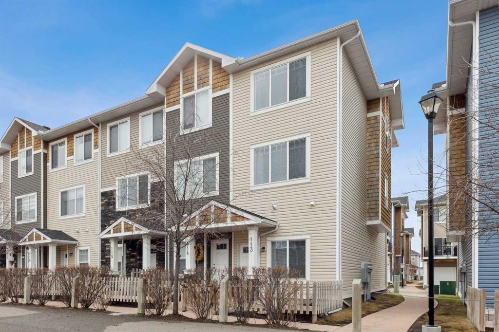 Picture of 113, 2802 Kings Heights Gate SE, Airdrie Real Estate Listing