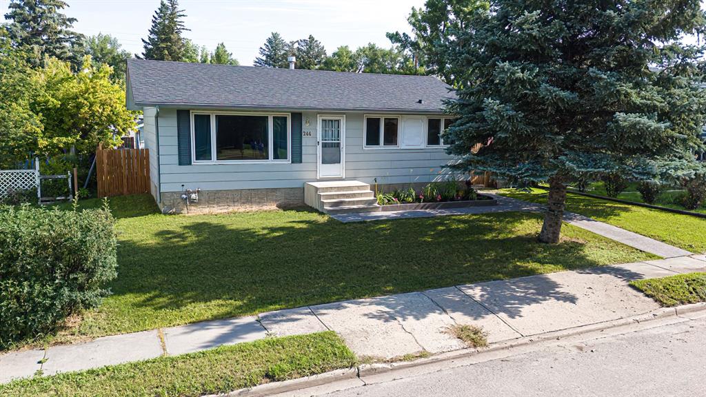 Picture of 244 50 Avenue E, Claresholm Real Estate Listing