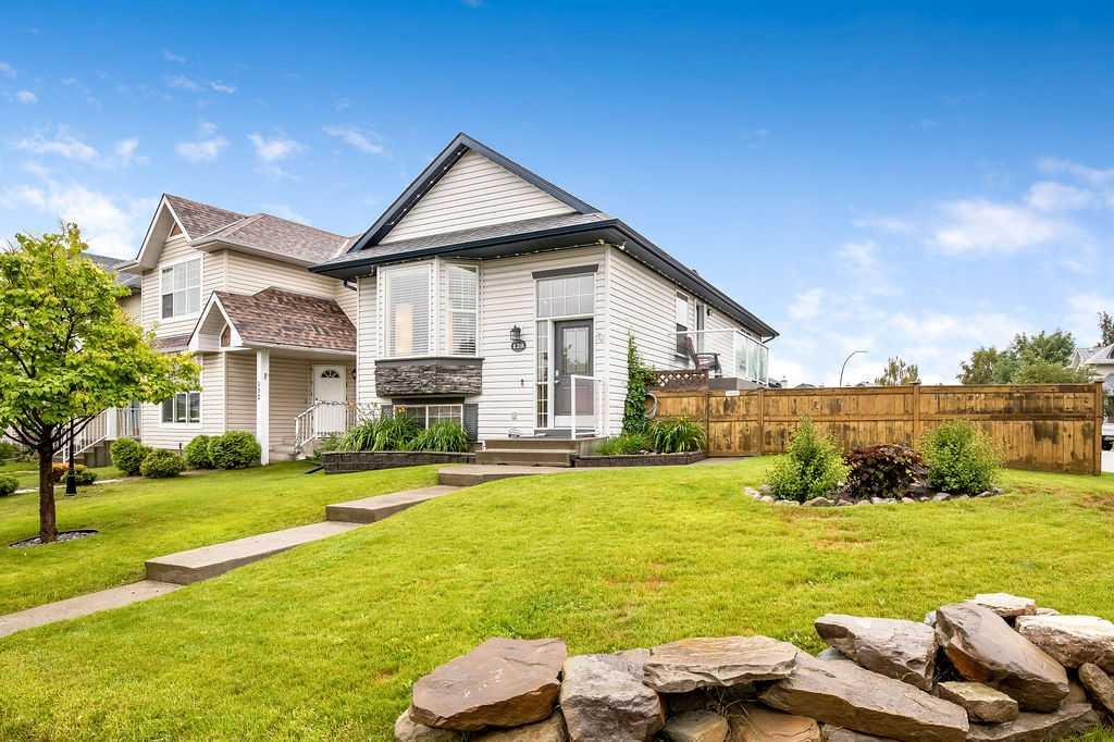 Picture of 128 Cramond Crescent SE, Calgary Real Estate Listing