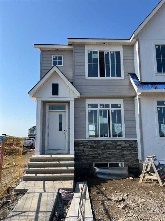 Picture of 113 Setonvista Gate SE, Calgary Real Estate Listing