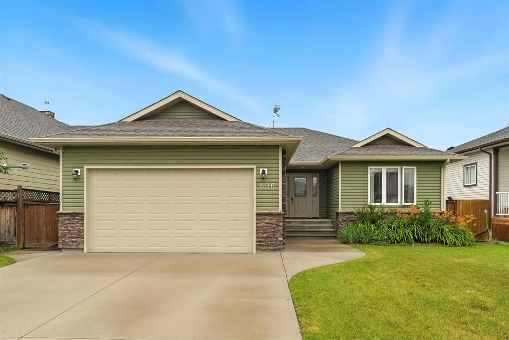 Picture of 606 Centennial Avenue , Nobleford Real Estate Listing