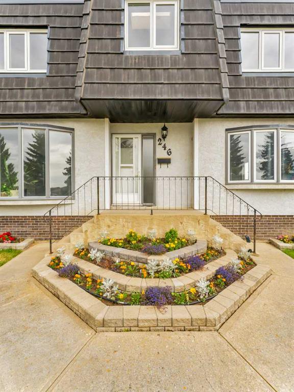 Picture of 246 Carry Drive SE, Medicine Hat Real Estate Listing