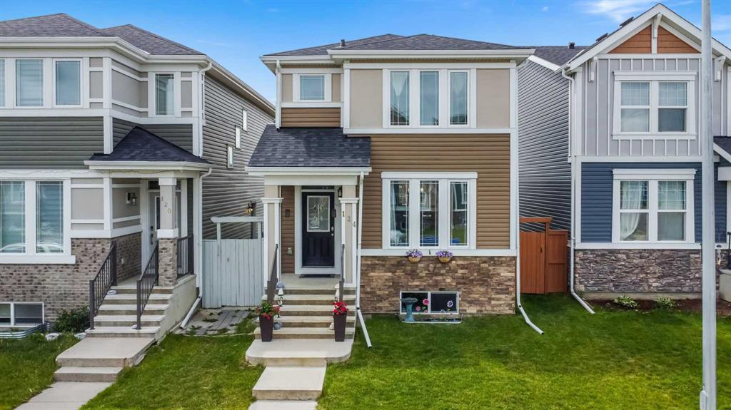 Picture of 124 Red Embers Crescent NE, Calgary Real Estate Listing