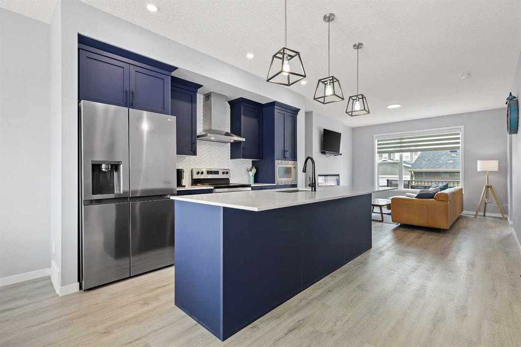 Picture of 481 W Lakeview Drive , Chestermere Real Estate Listing