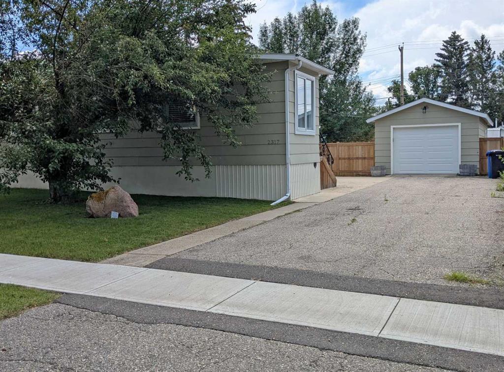 Picture of 2317 18 Street , Nanton Real Estate Listing