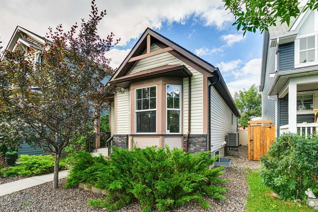 Picture of 1775 New Brighton Drive SE, Calgary Real Estate Listing