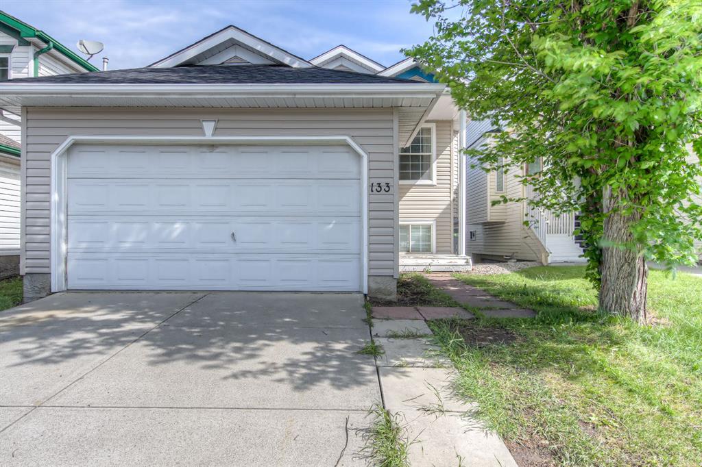 Picture of 133 Hidden Spring Circle NW, Calgary Real Estate Listing
