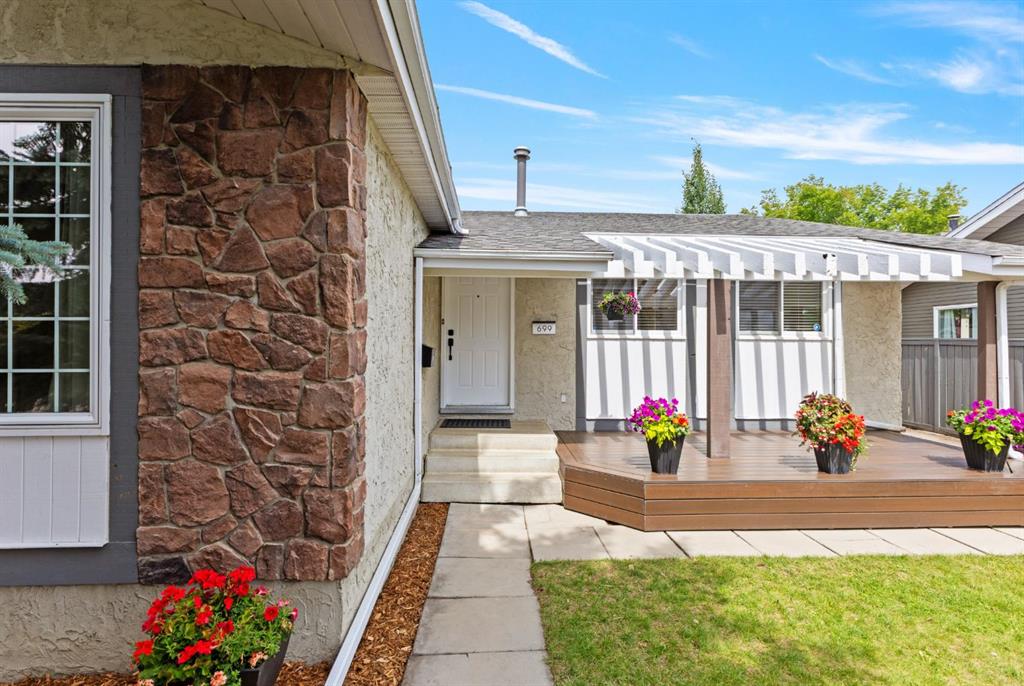 Picture of 699 Deercroft Way SE, Calgary Real Estate Listing