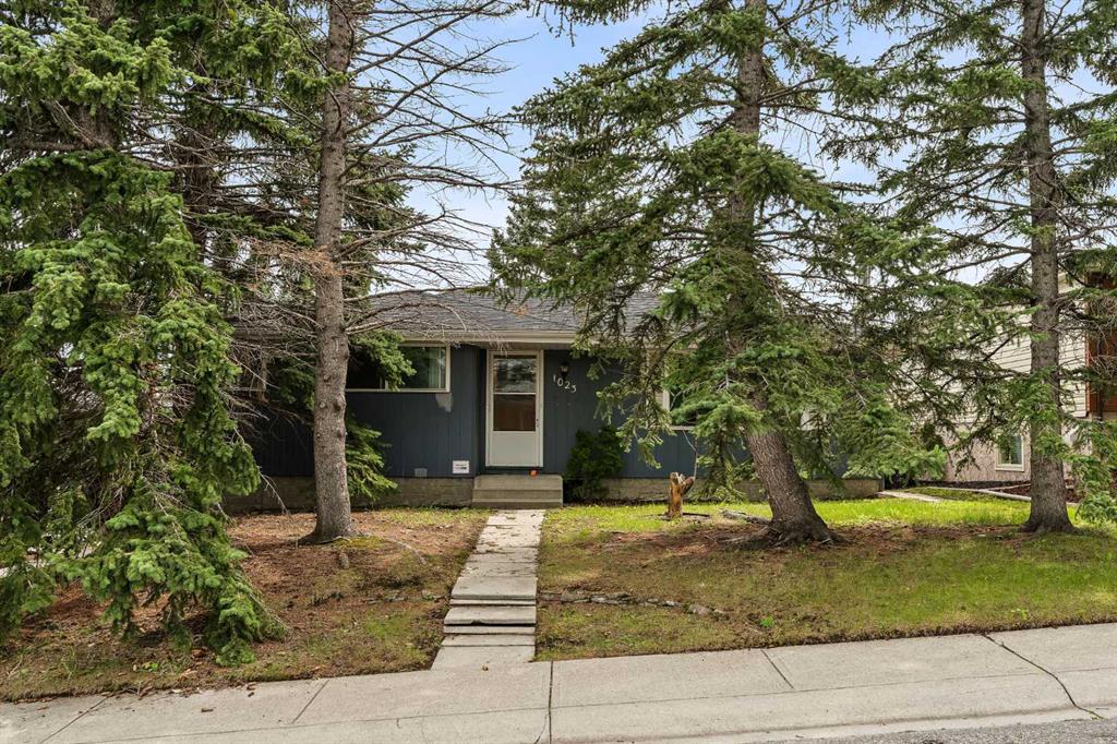 Picture of 1023 Hunterston Place NW, Calgary Real Estate Listing