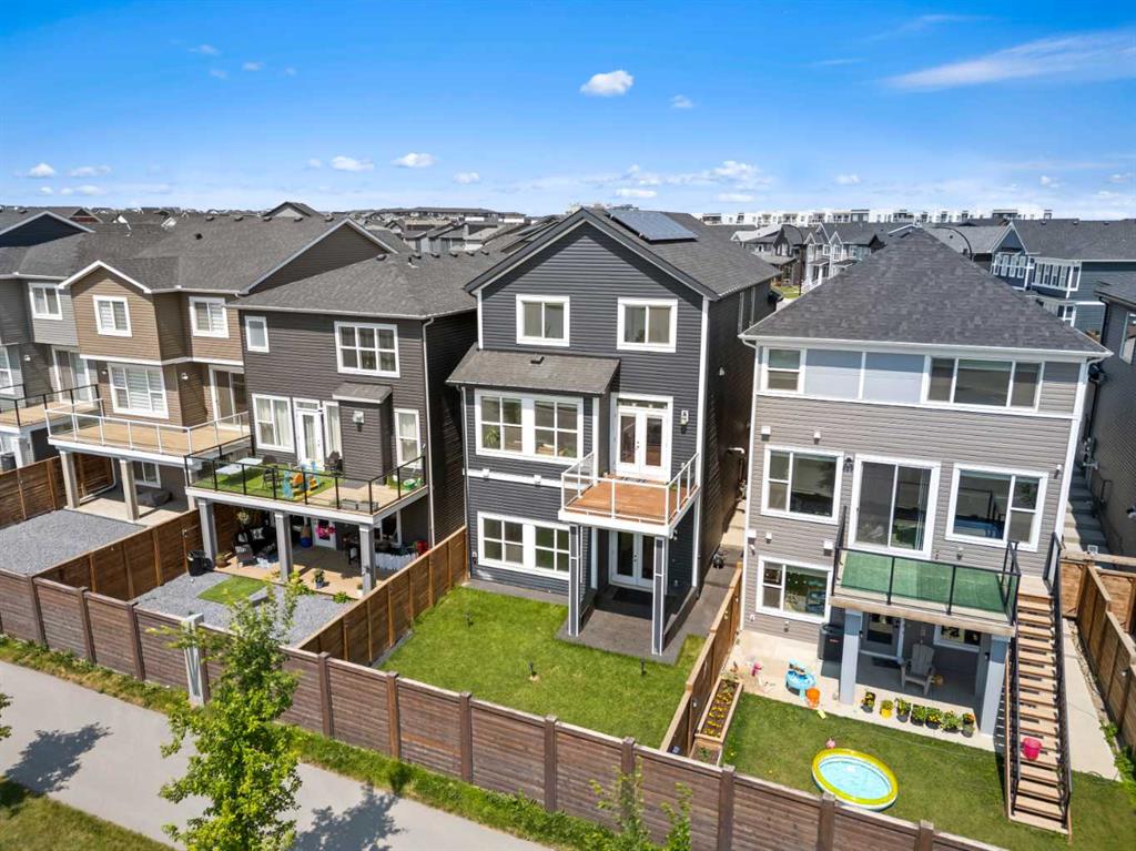 Picture of 656 Seton Circle SE, Calgary Real Estate Listing