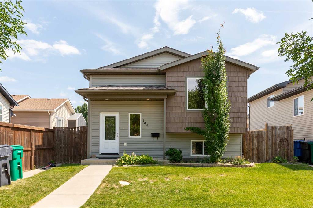 Picture of 102 Tartan Boulevard W, Lethbridge Real Estate Listing