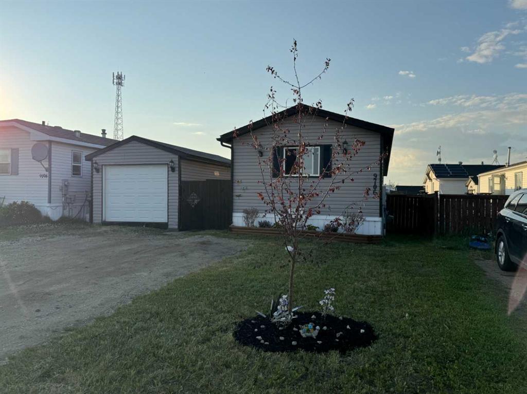 Picture of 9706 110 Avenue N, Clairmont Real Estate Listing
