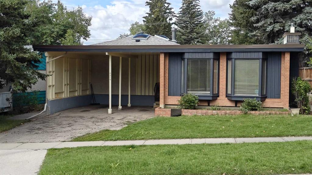 Picture of 4315 Charleswood Drive NW, Calgary Real Estate Listing