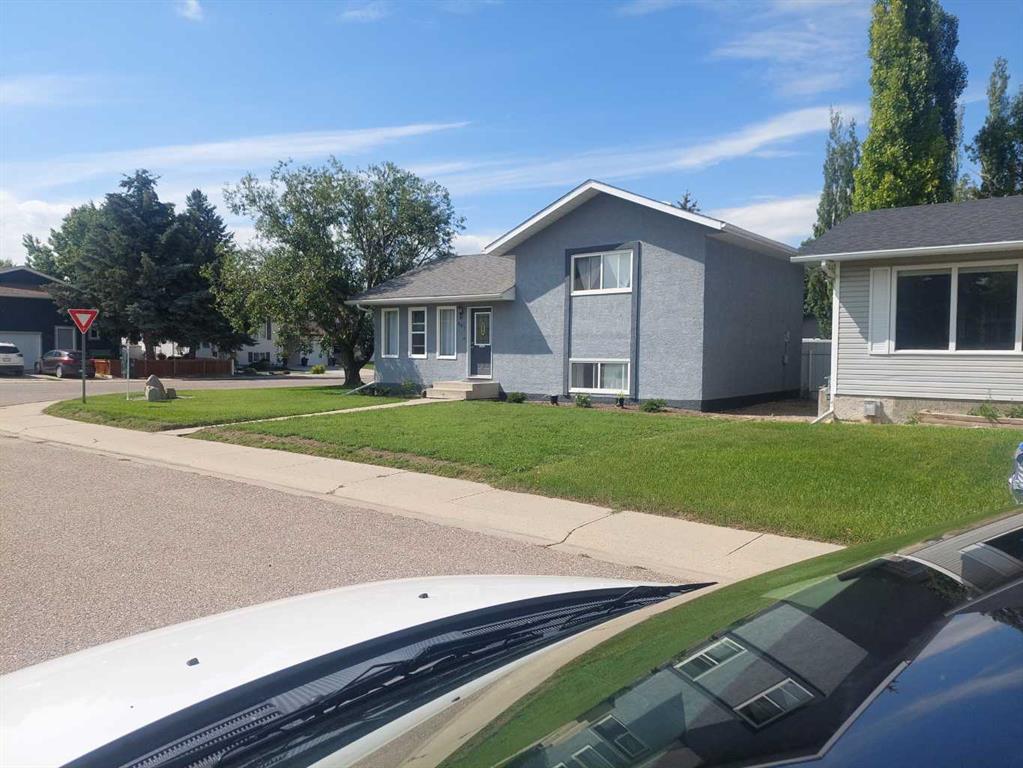 Picture of 301 Spruce Drive , Coalhurst Real Estate Listing