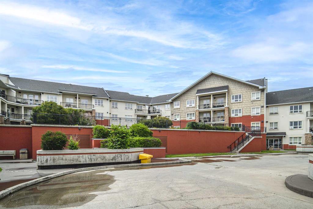 Picture of 358, 26 Val Gardena View SW, Calgary Real Estate Listing