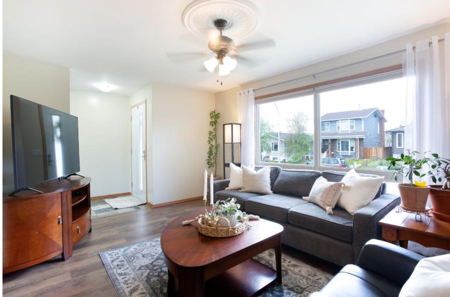 Picture of 39 Elk Hill SE, Airdrie Real Estate Listing