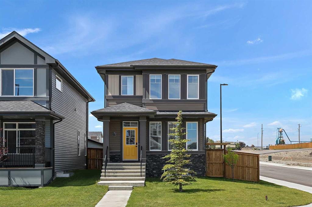 Picture of 77 Shale Avenue , Cochrane Real Estate Listing