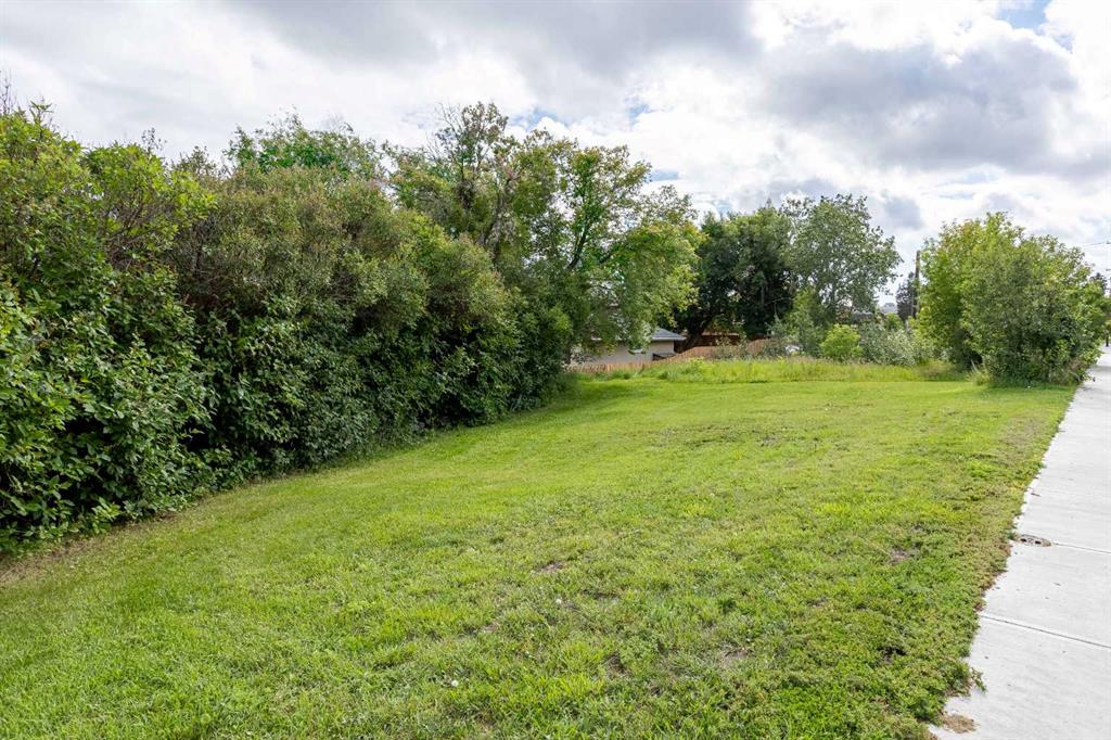 Picture of 5303 60 Street , Red Deer Real Estate Listing