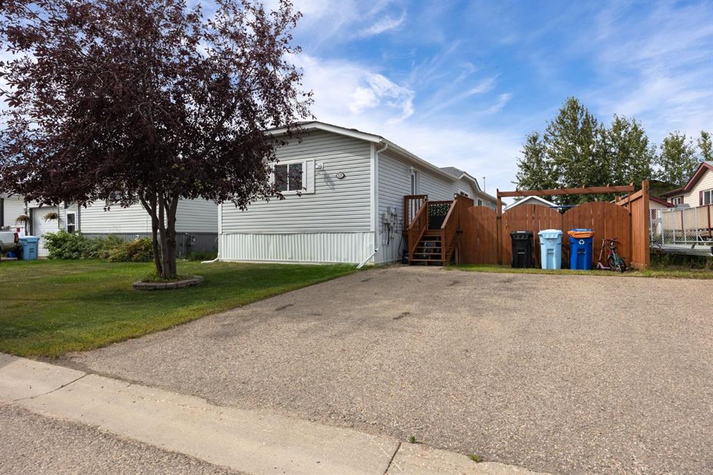 Picture of 128 Mckinlay Crescent , Fort McMurray Real Estate Listing