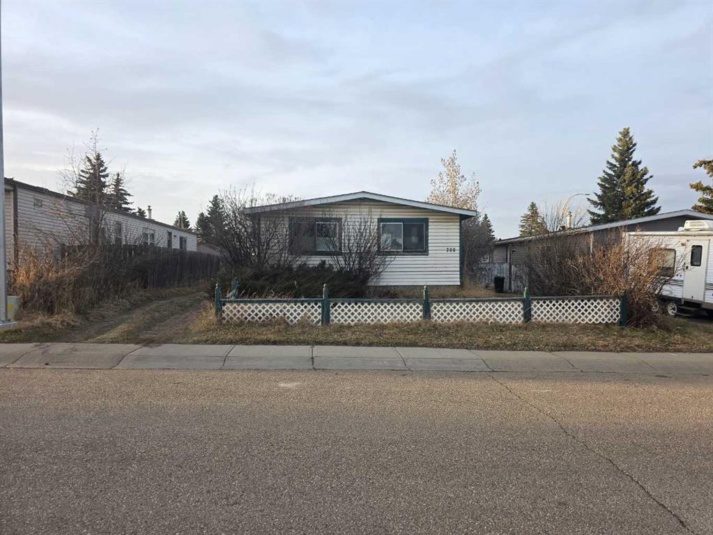Picture of 709 Spring Haven Court SE, Airdrie Real Estate Listing