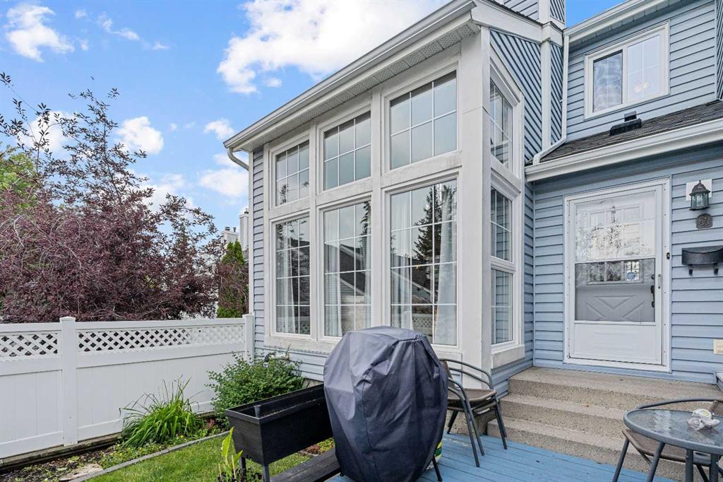 Picture of 33, 28 Berwick Crescent NW, Calgary Real Estate Listing