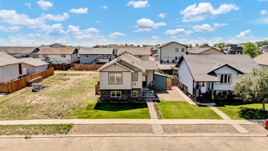 Picture of 1114 9 Avenue SE, Redcliff Real Estate Listing