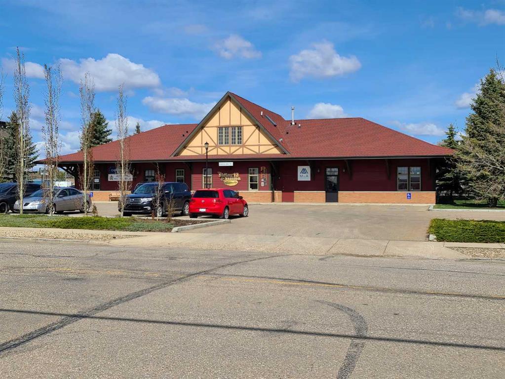 Picture of 104, 4892 46  , Lacombe Real Estate Listing