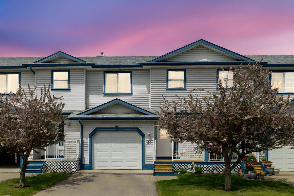 Picture of 31, 33 Stonegate Drive NW, Airdrie Real Estate Listing