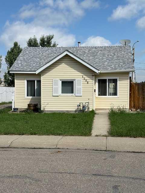 Picture of 1506 19 Avenue , Coaldale Real Estate Listing