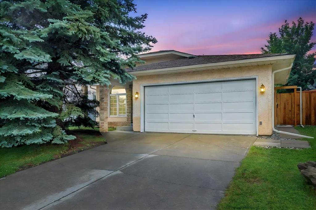 Picture of 28 Hunters Crescent , Okotoks Real Estate Listing