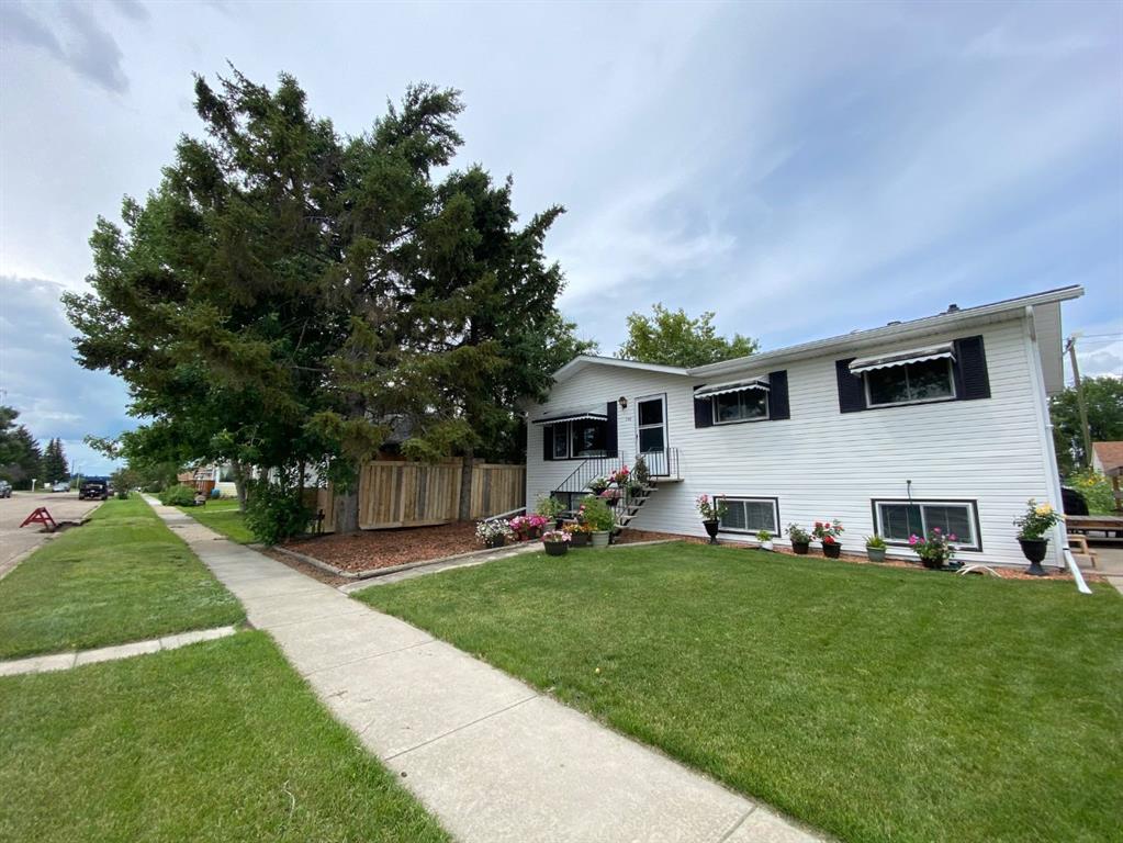 Picture of 208 4 Avenue W, Hanna Real Estate Listing