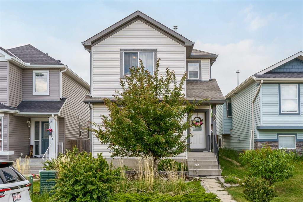 Picture of 96 Everridge Way SW, Calgary Real Estate Listing