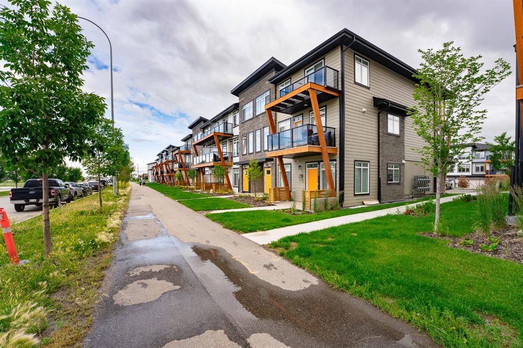 Picture of 4673 Seton Drive SE, Calgary Real Estate Listing