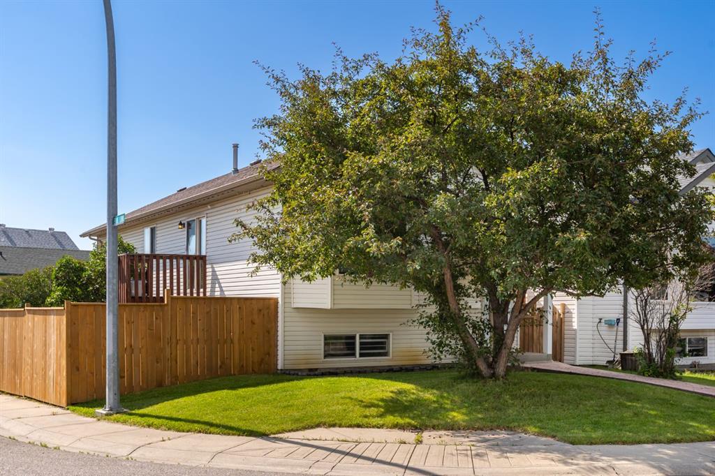 Picture of 65 Erin Circle SE, Calgary Real Estate Listing
