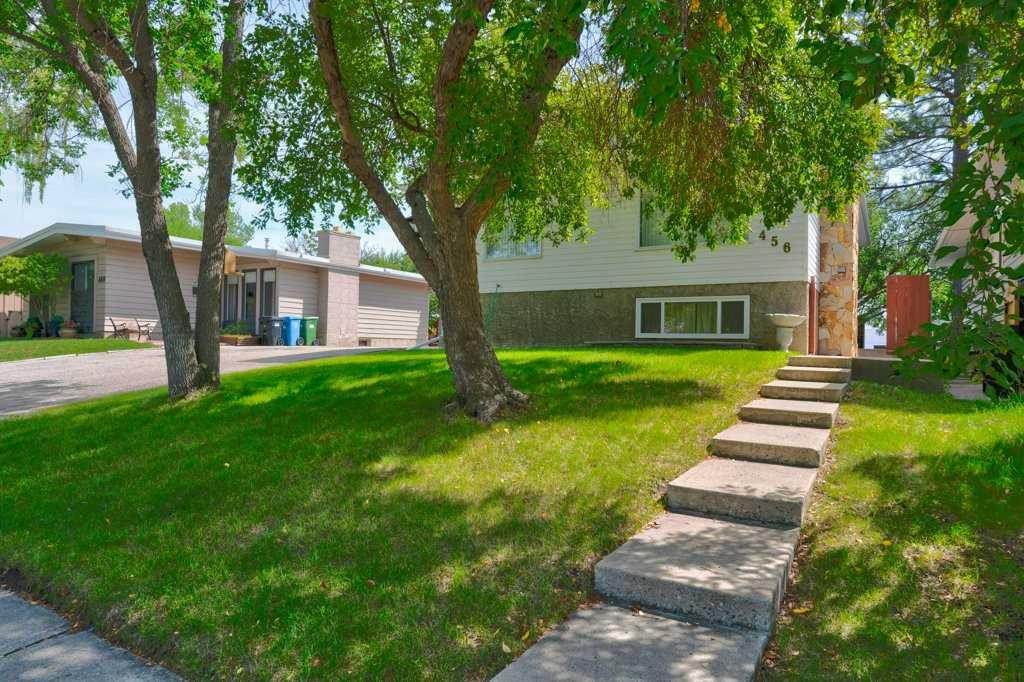 Picture of 456 Cantrell Drive SW, Calgary Real Estate Listing