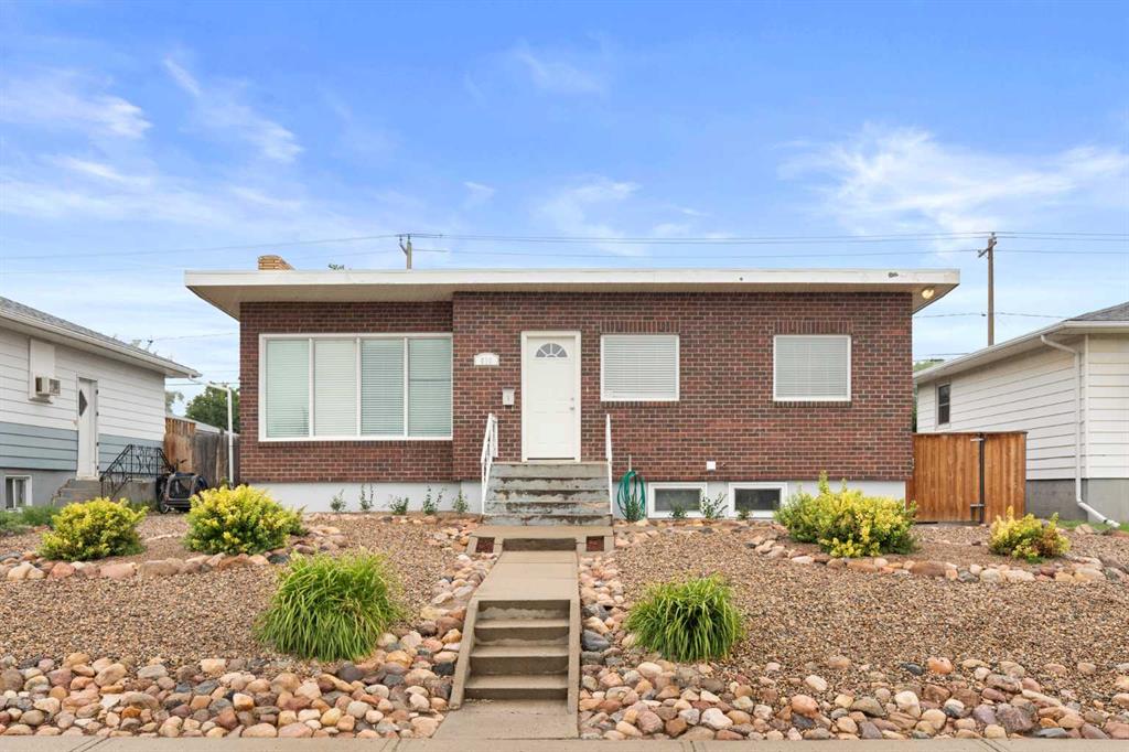 Picture of 610 8 Street SW, Medicine Hat Real Estate Listing