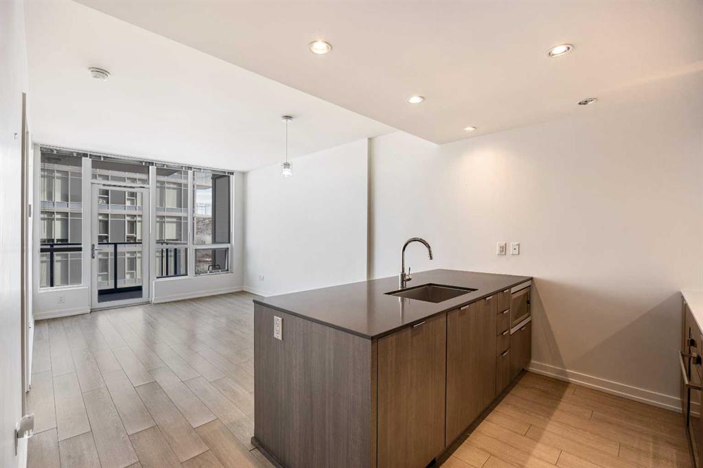 Picture of 503, 128 2 Street SW, Calgary Real Estate Listing