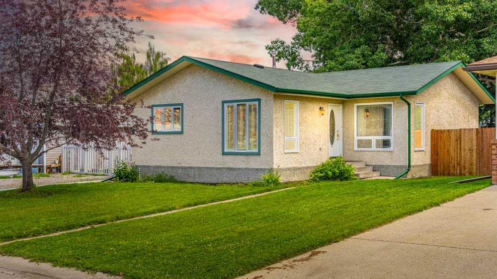 Picture of 9 Westwood Drive , Didsbury Real Estate Listing
