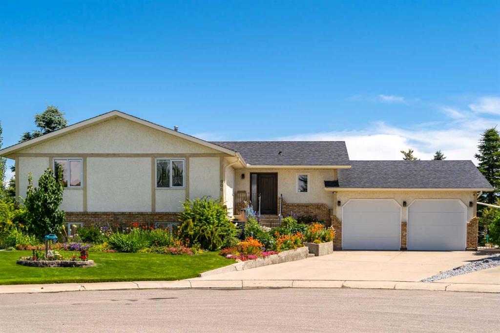Picture of 906 11 Street SE, High River Real Estate Listing