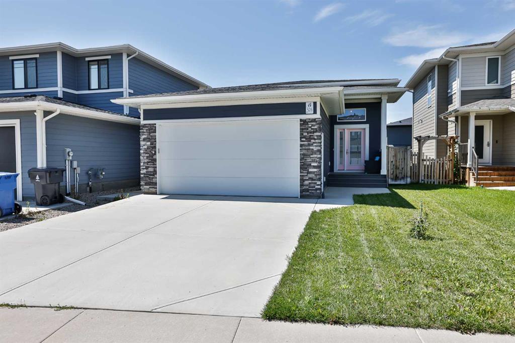 Picture of 526 Devonia Road W, Lethbridge Real Estate Listing